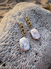 Load image into Gallery viewer, Delphine Earrings