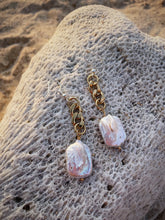 Load image into Gallery viewer, Delphine Earrings