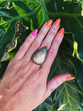 Load image into Gallery viewer, Astrea Ring