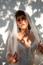 Load image into Gallery viewer, Elvira Choker