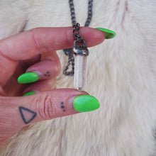 Load image into Gallery viewer, Clarity Lariat