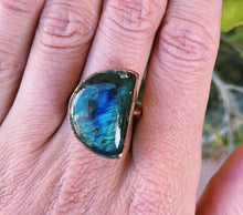 Load image into Gallery viewer, Gaia Ring