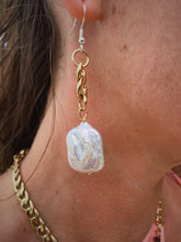 Load image into Gallery viewer, Delphine Earrings
