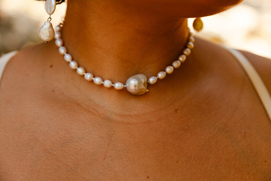 Adira Choker